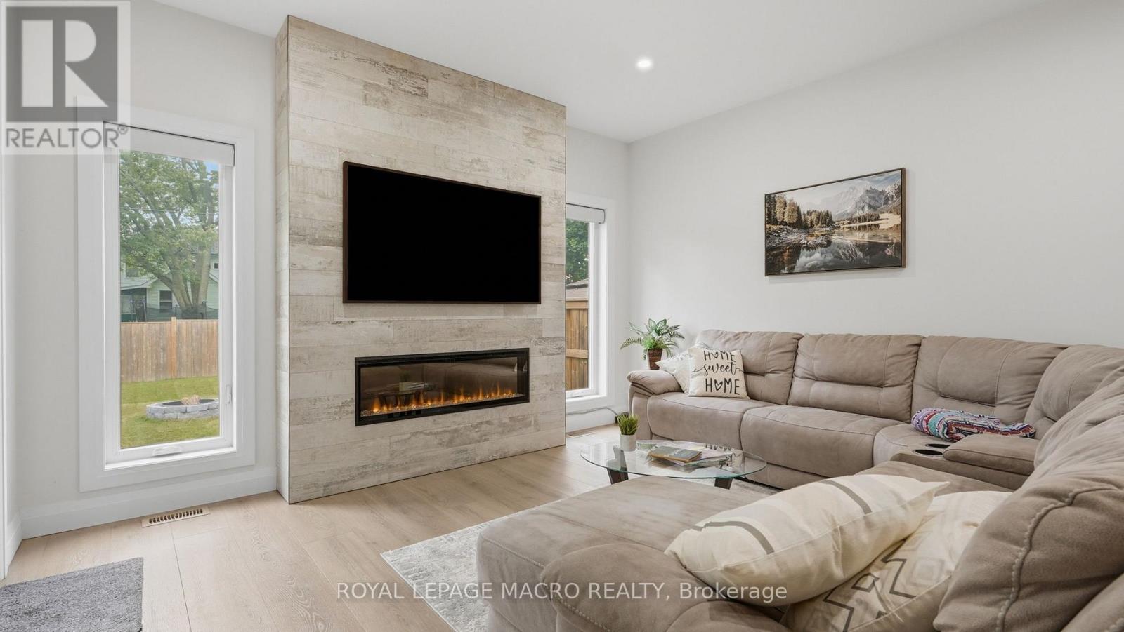 1055 BAY STREET - 12