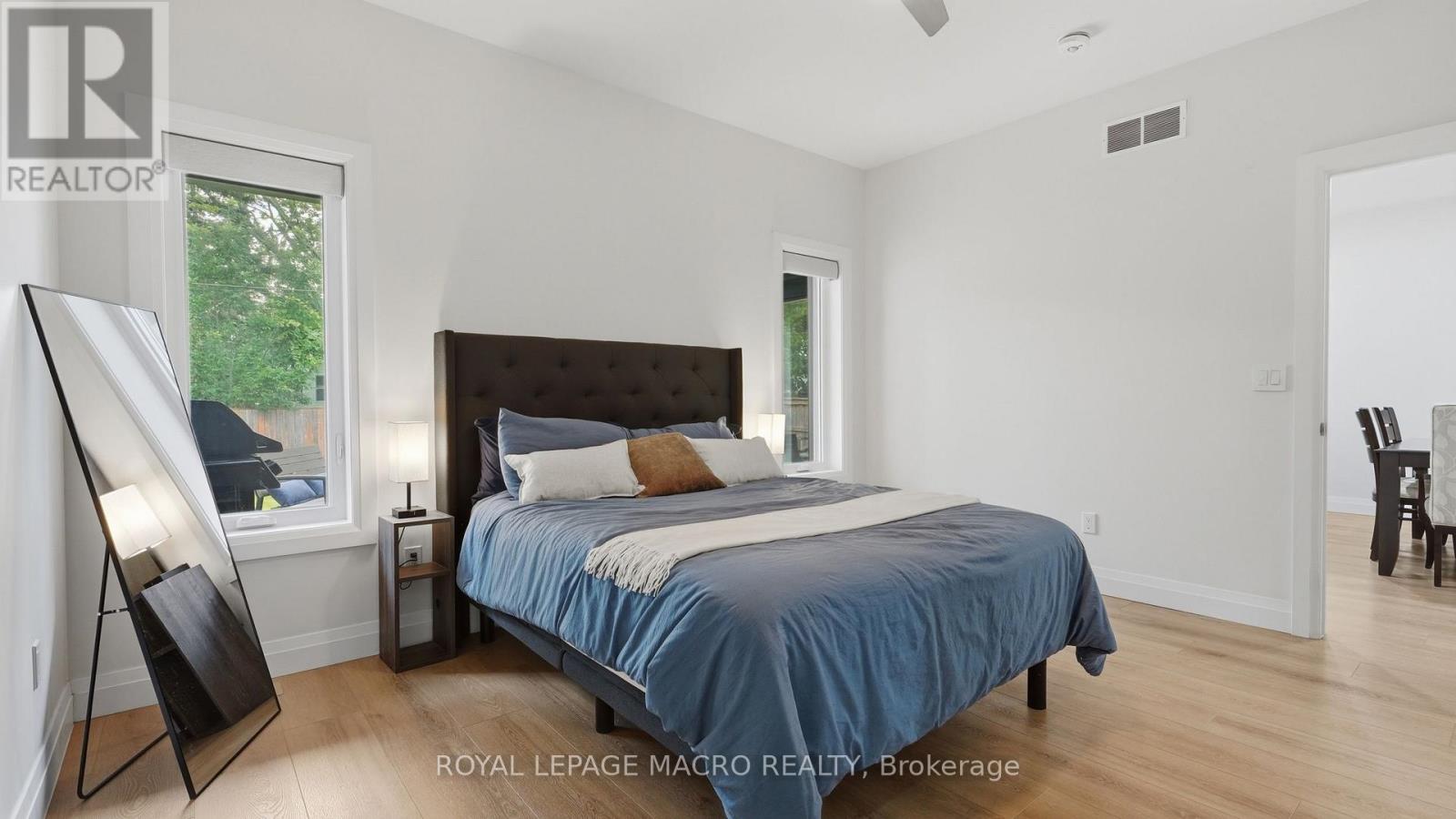 1055 BAY STREET - 16
