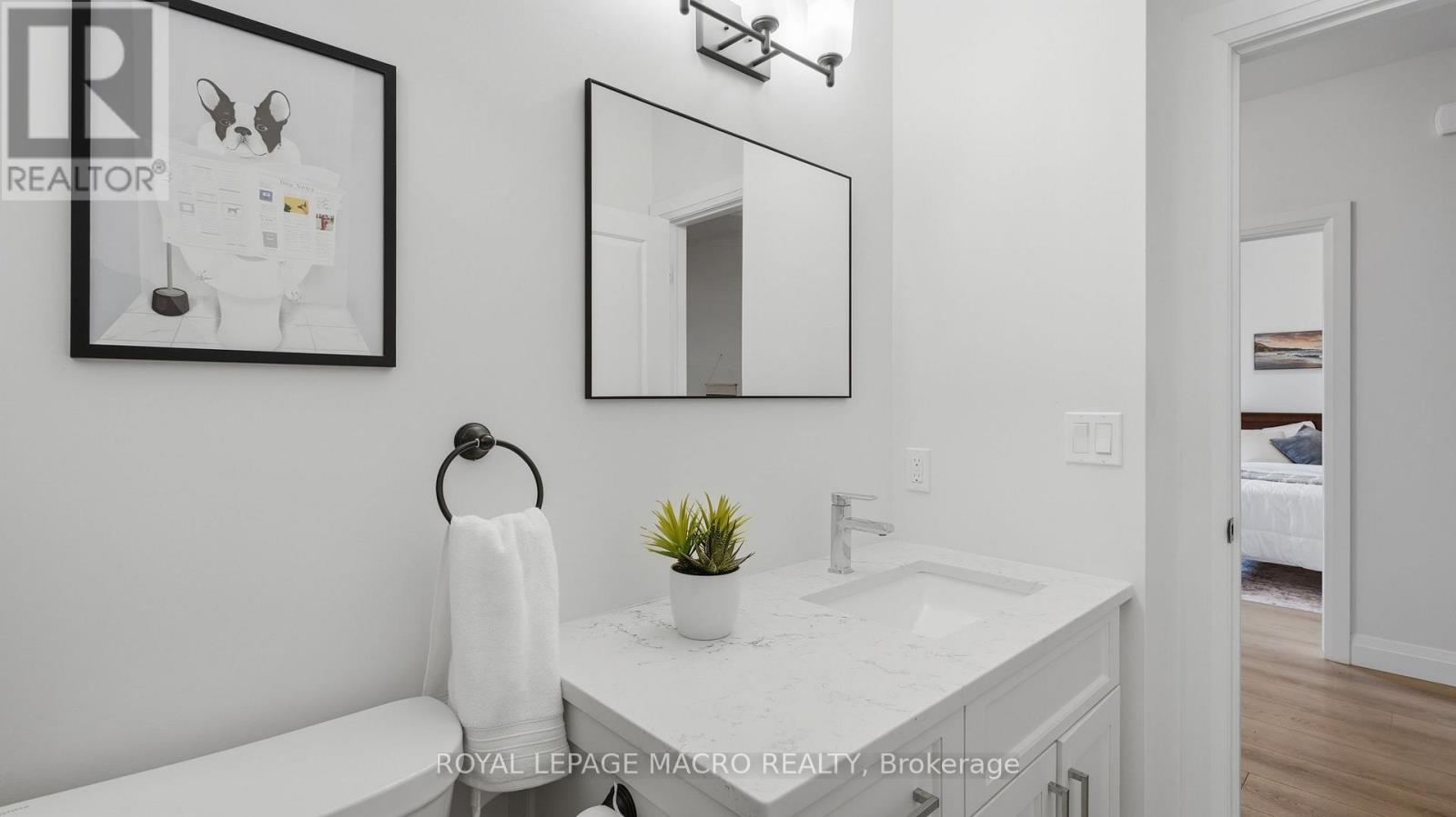 1055 BAY STREET - 19
