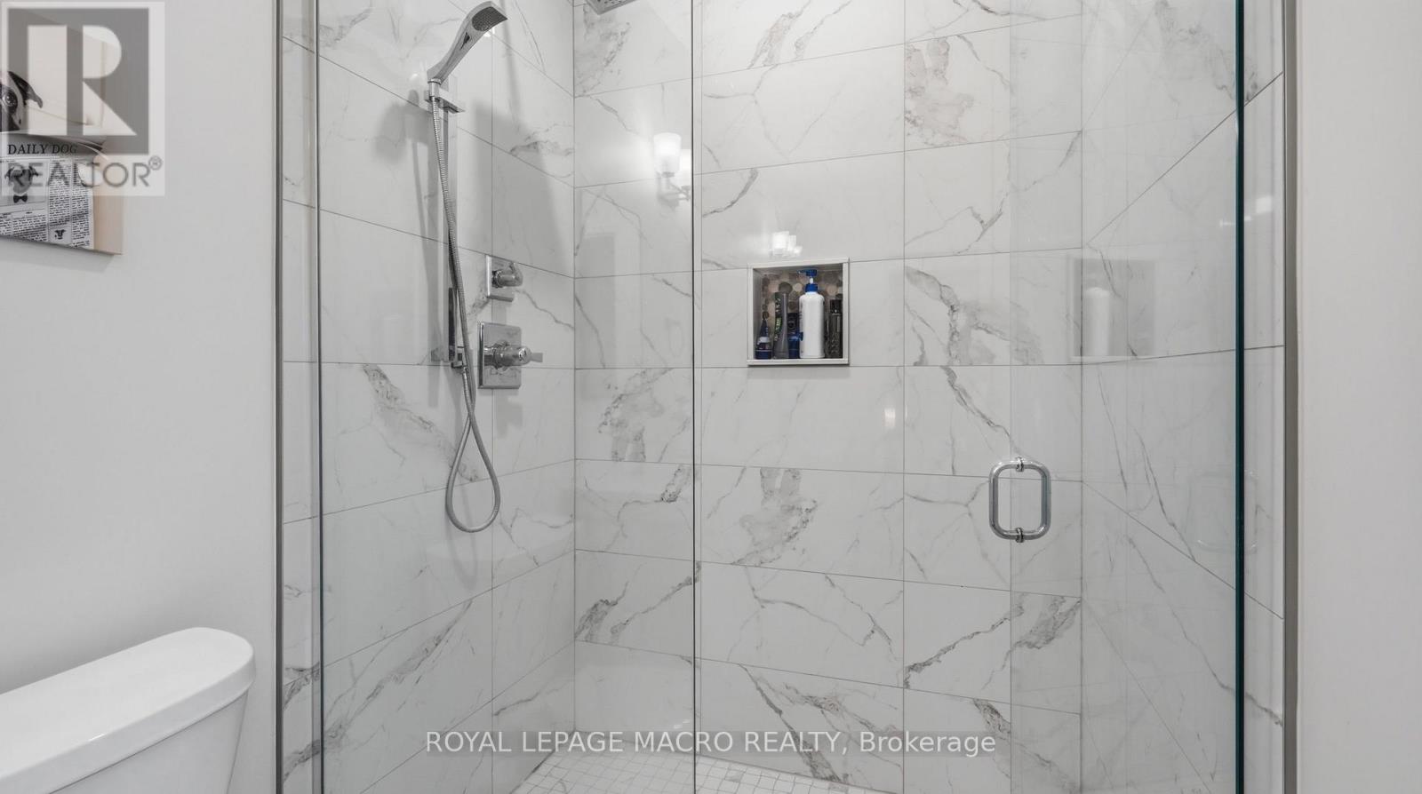 1055 BAY STREET - 21