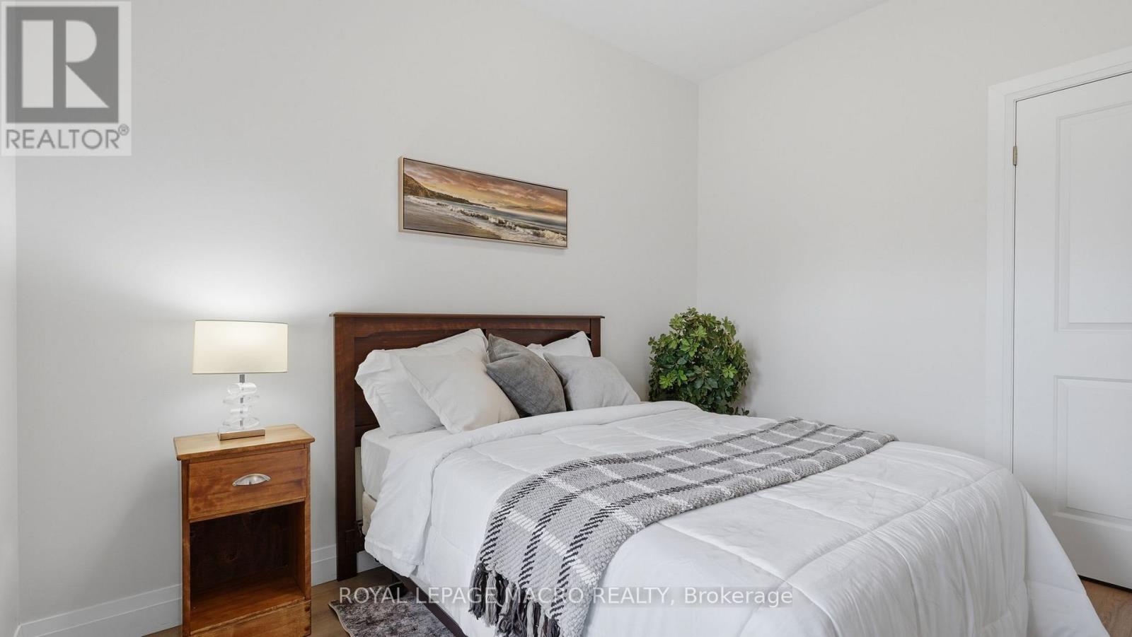 1055 BAY STREET - 22