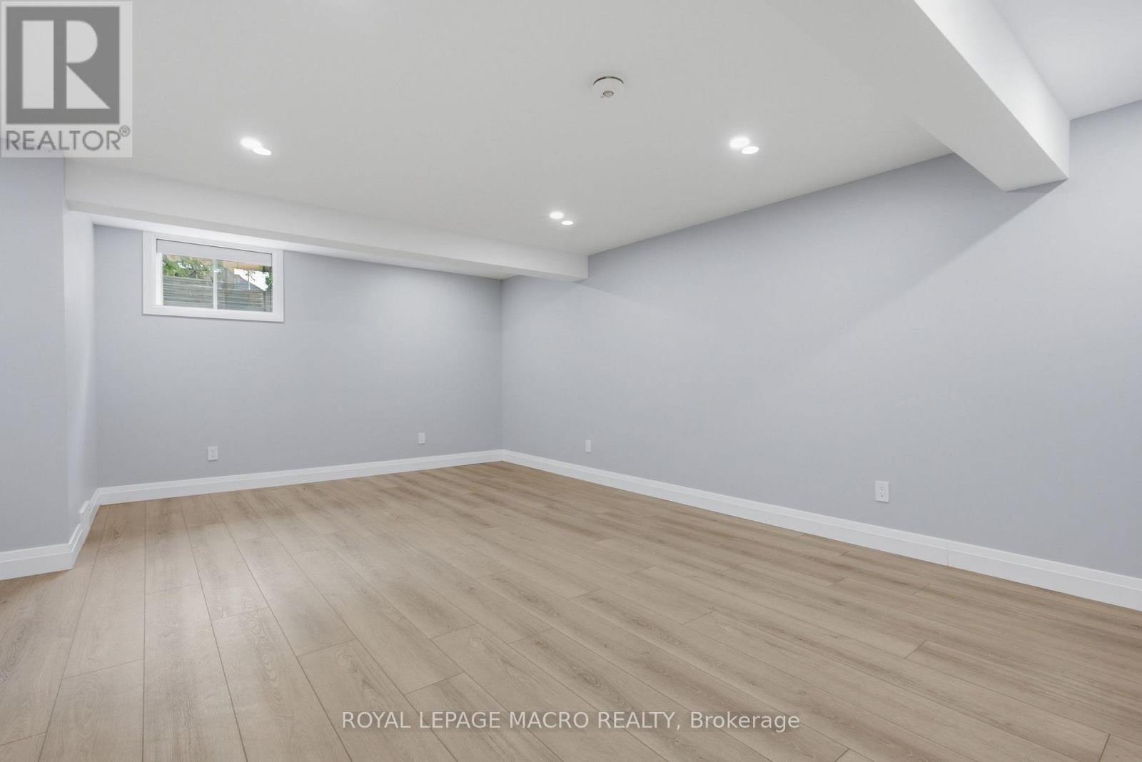 1055 BAY STREET - 27