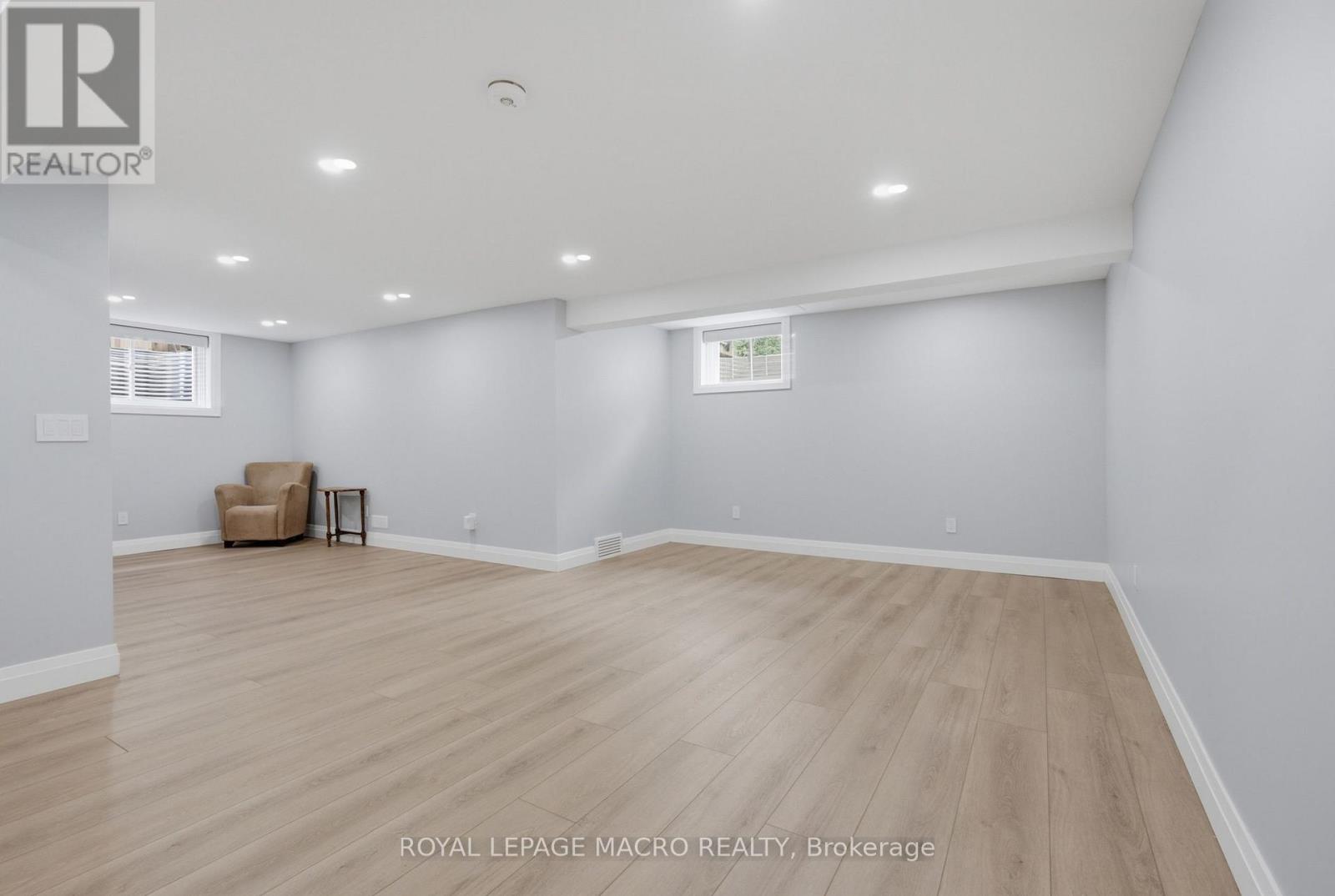 1055 BAY STREET - 28
