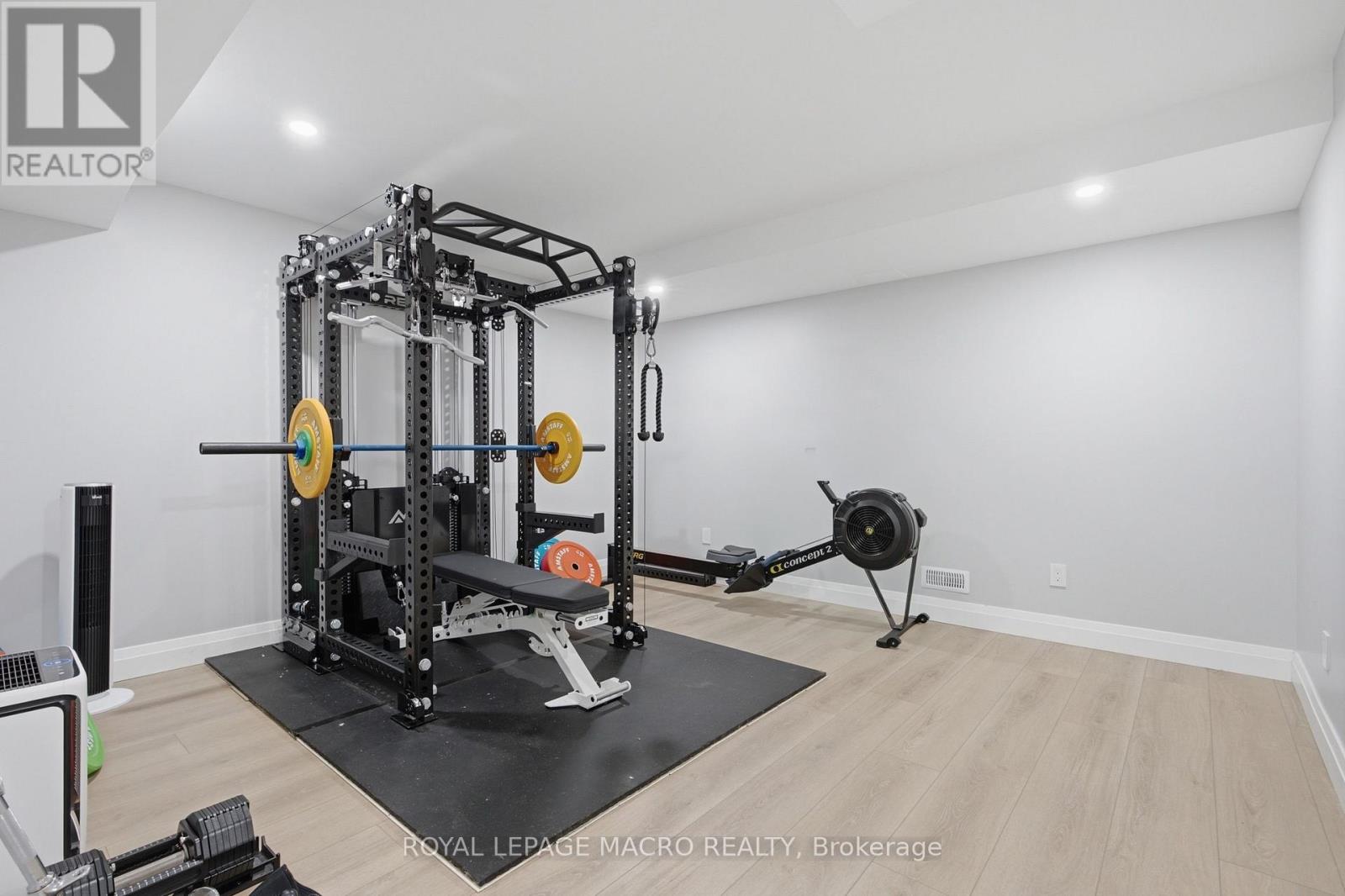 1055 BAY STREET - 32