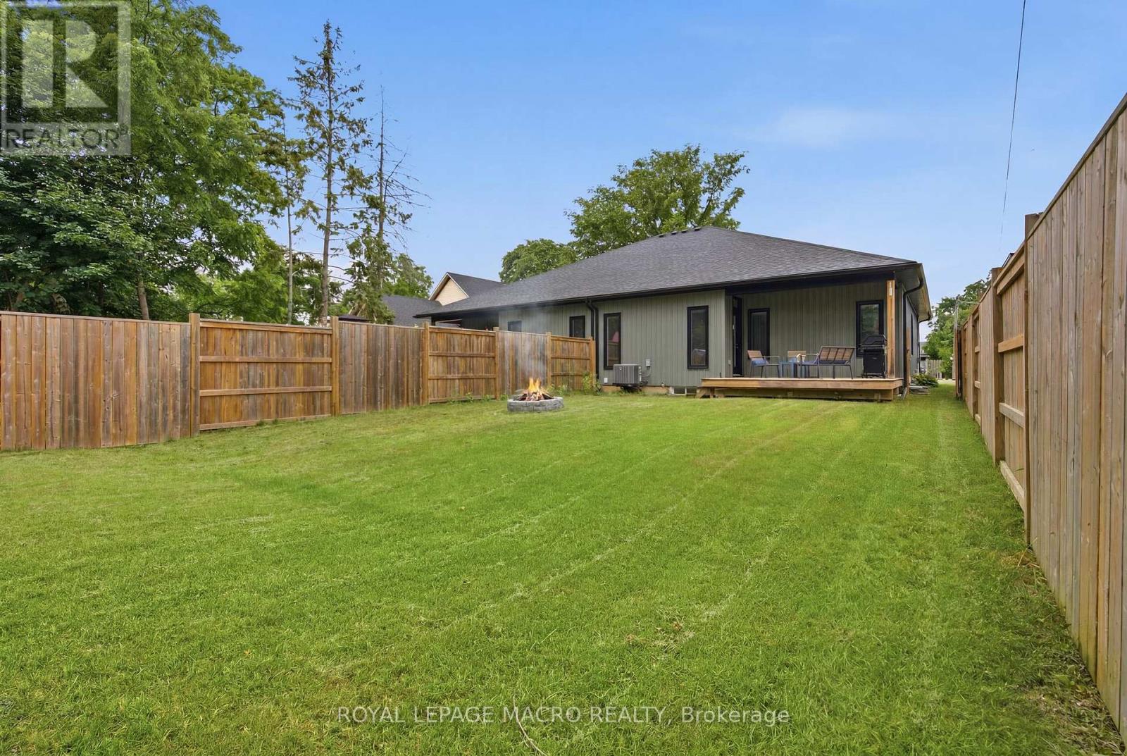 1055 BAY STREET - 35