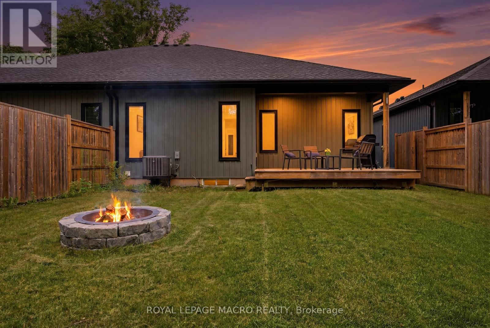1055 BAY STREET - 36