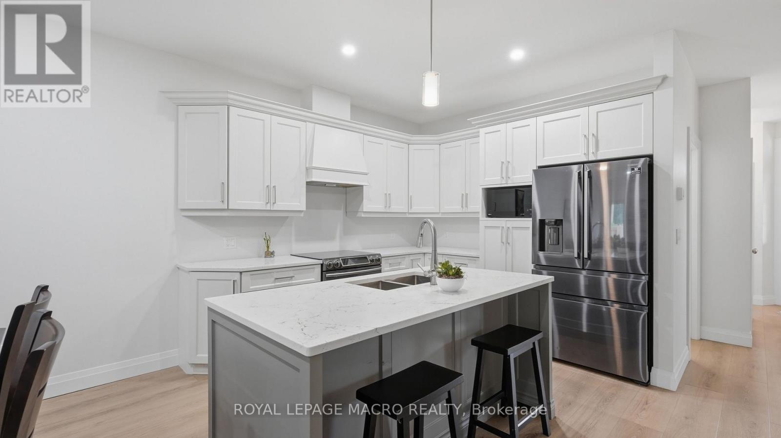 1055 BAY STREET - 6