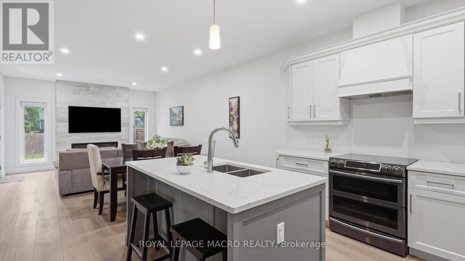 1055 BAY STREET - 9