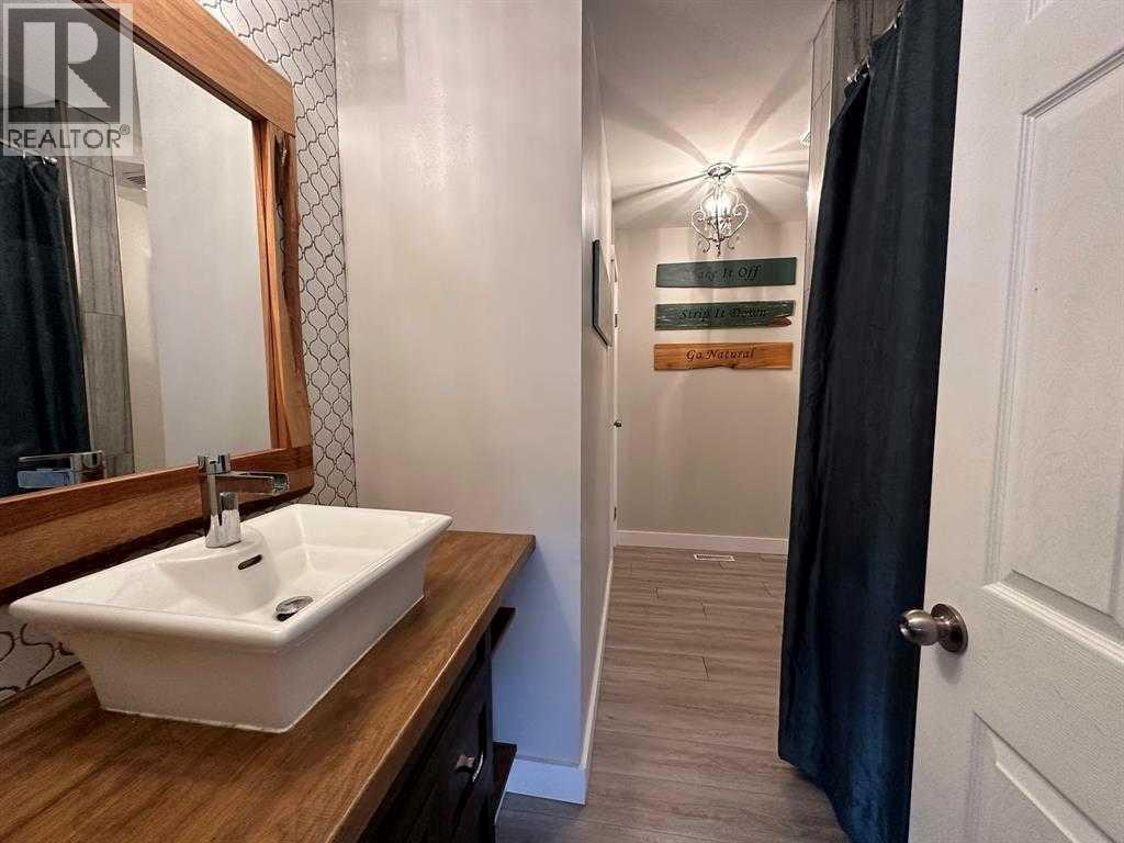 5206 49A Street - 11