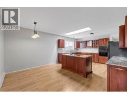 Family room - 625 Forsyth Ave, Parksville, BC V9P1G9 Photo 9