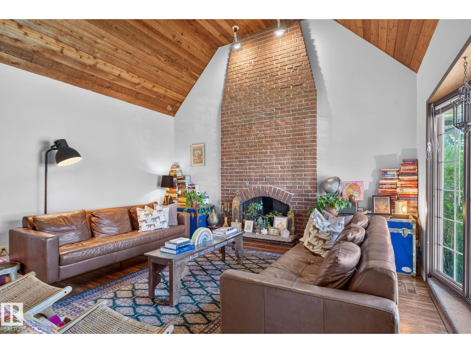 7819 22 AV NW - 5