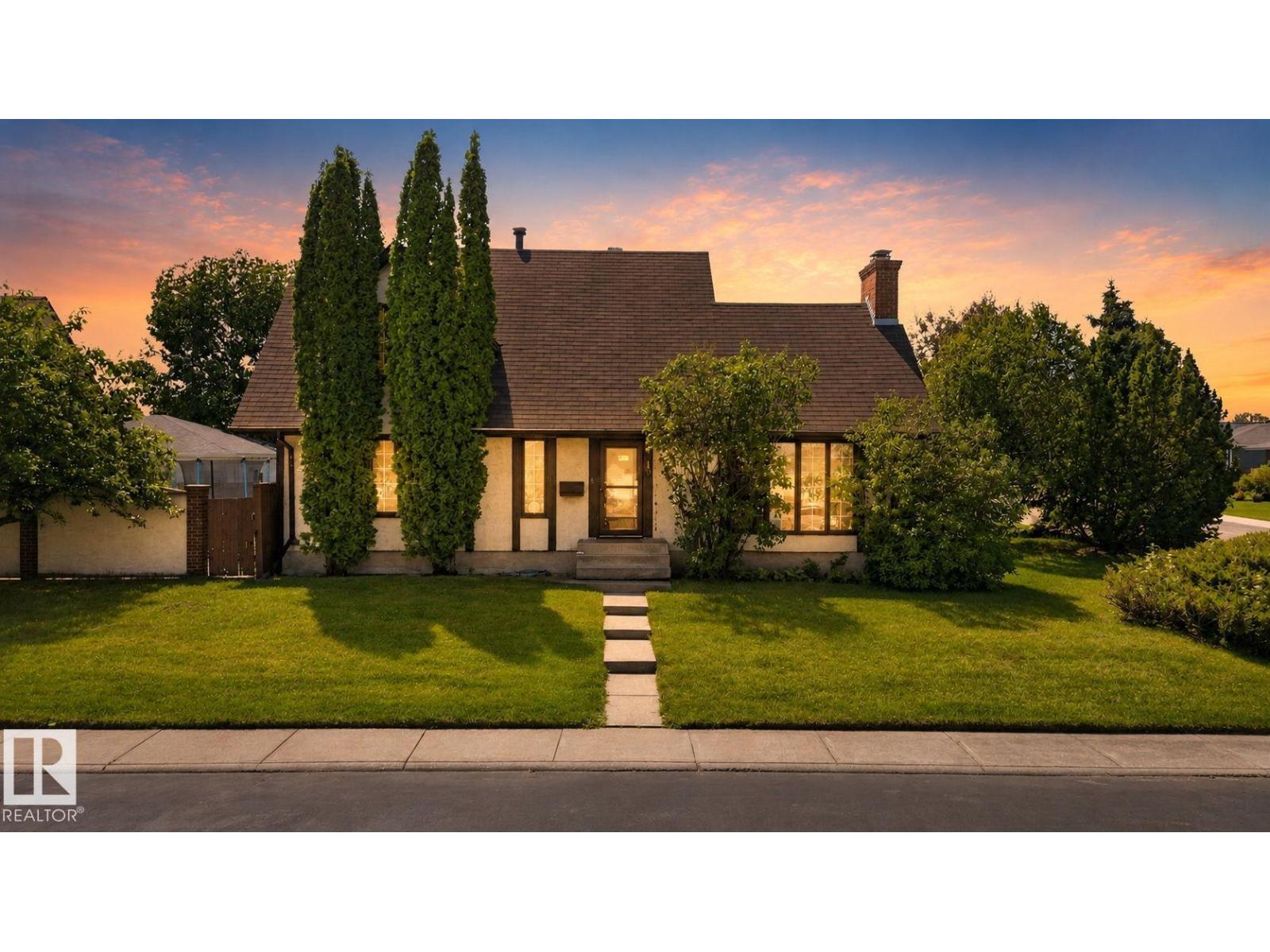 7819 22 AV NW - 2
