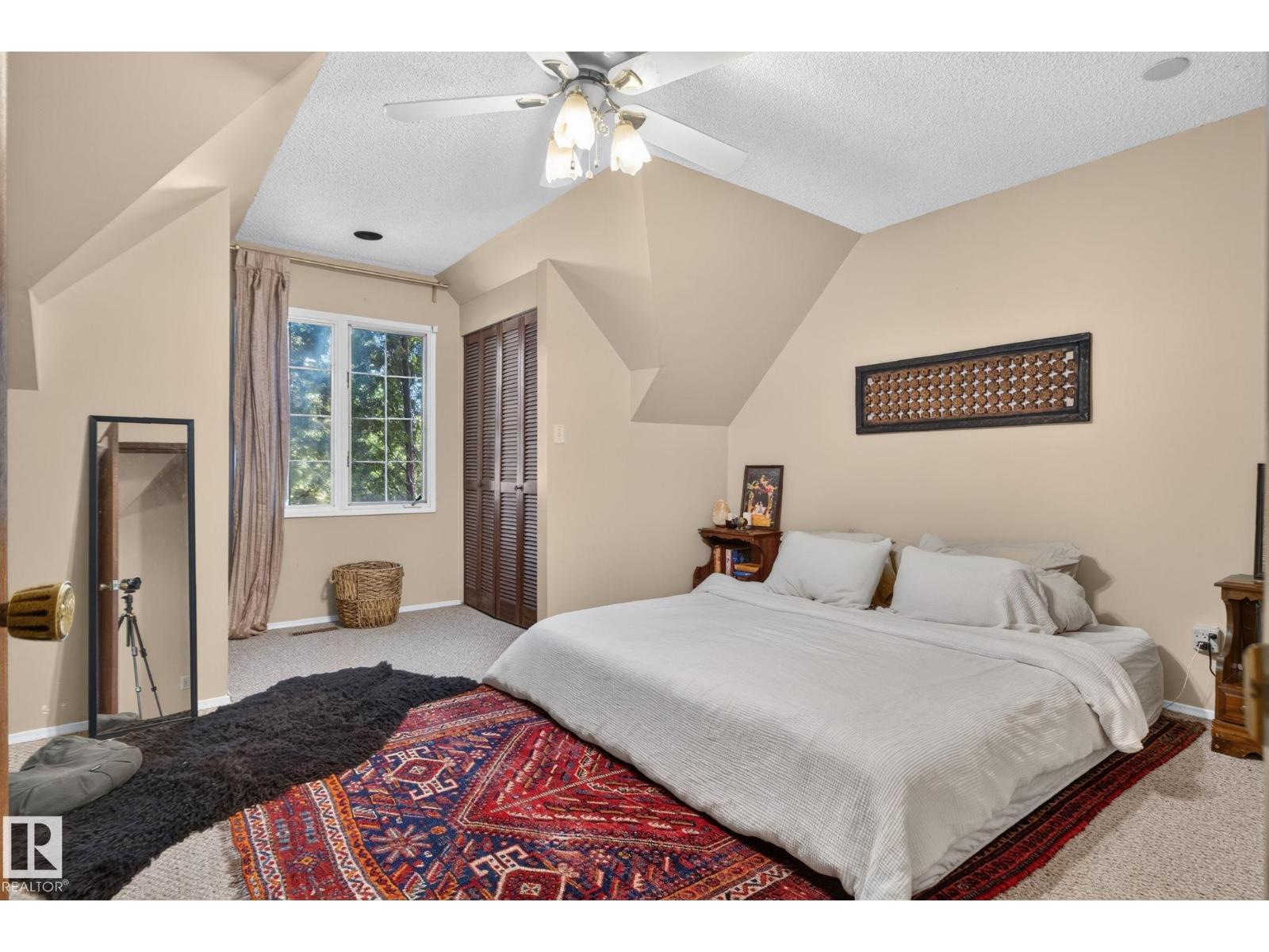 7819 22 AV NW - 18