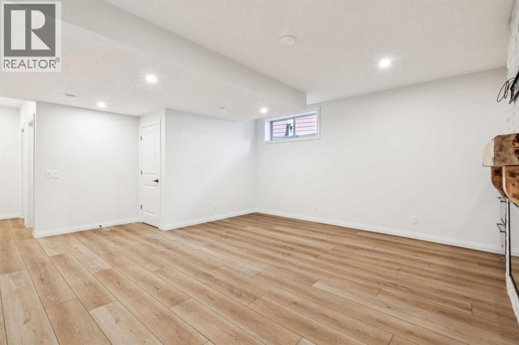 81 Riviera Crescent — photo 31