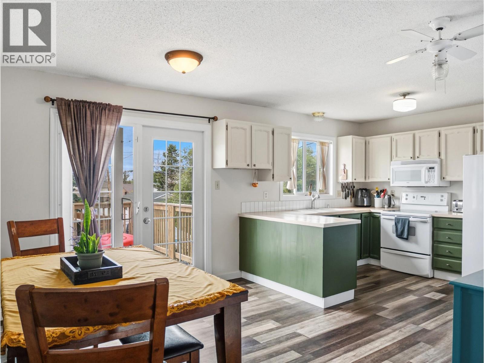 9201 6 Street - 11