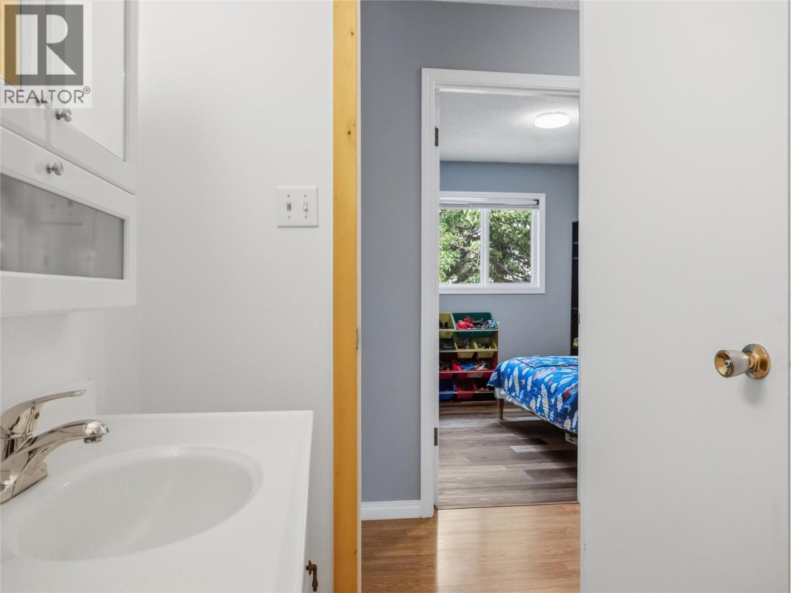 9201 6 Street - 21