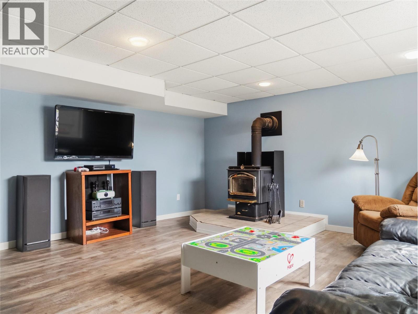 9201 6 Street - 34