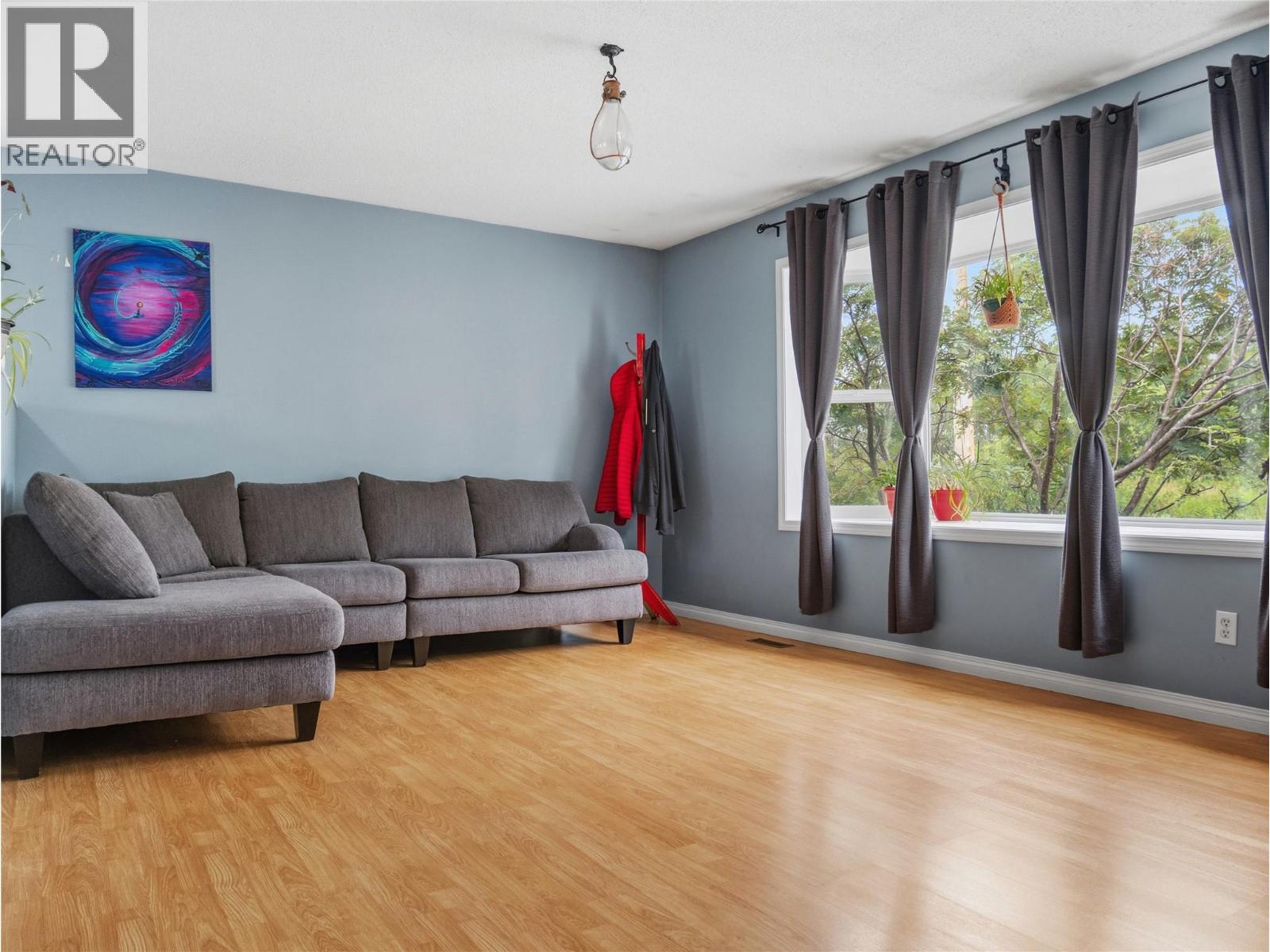9201 6 Street - 7