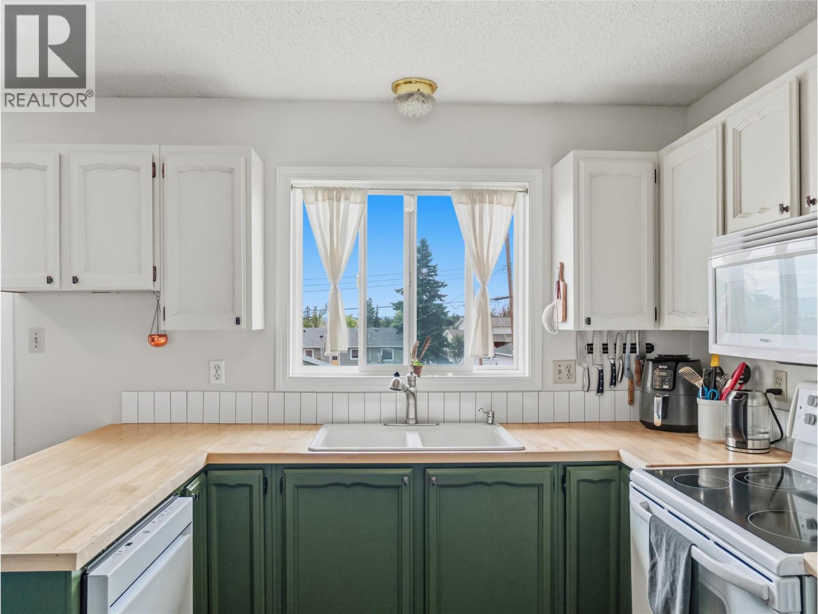 9201 6 Street - 17