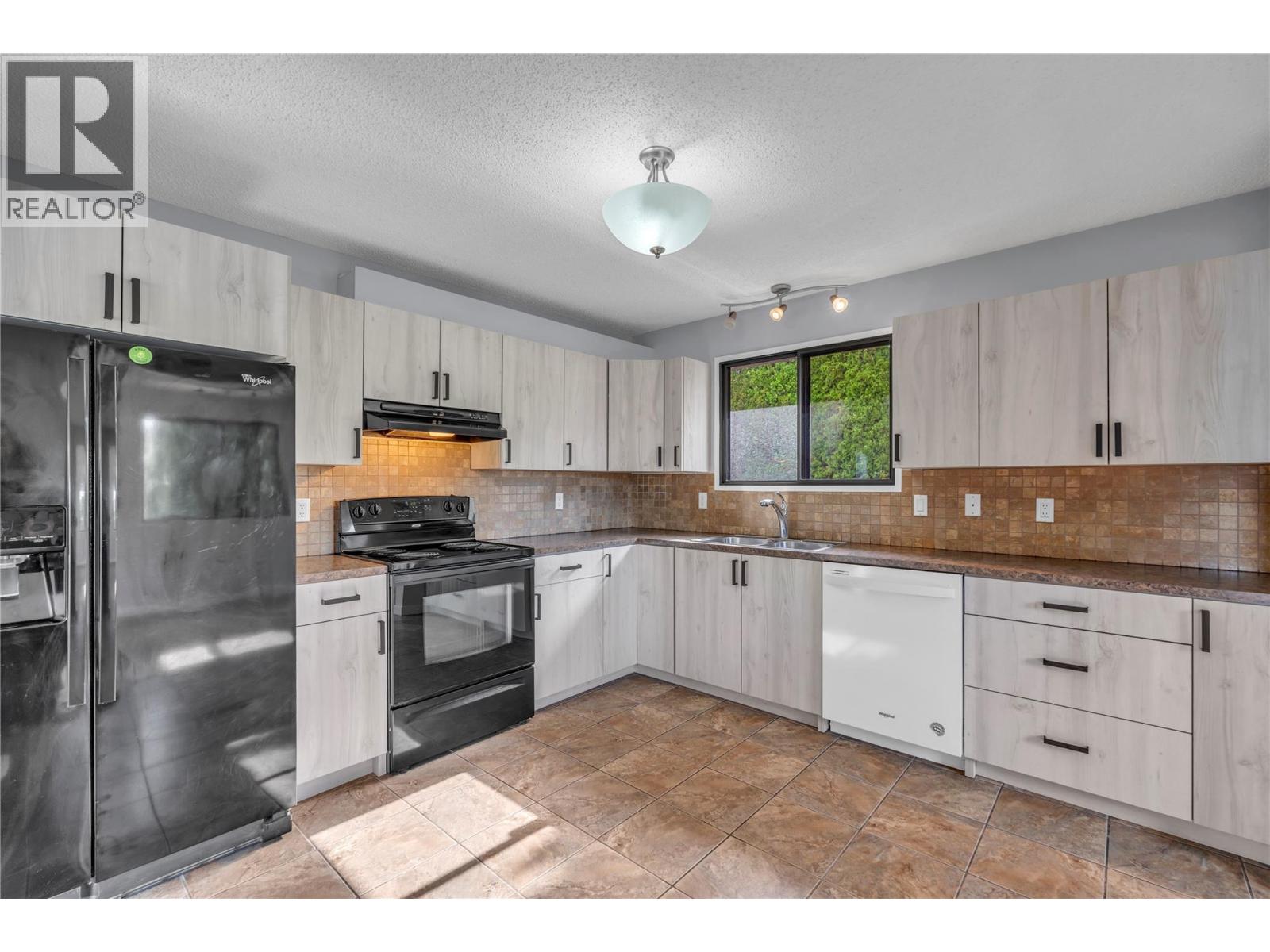 2550 Wiltse Drive - 3