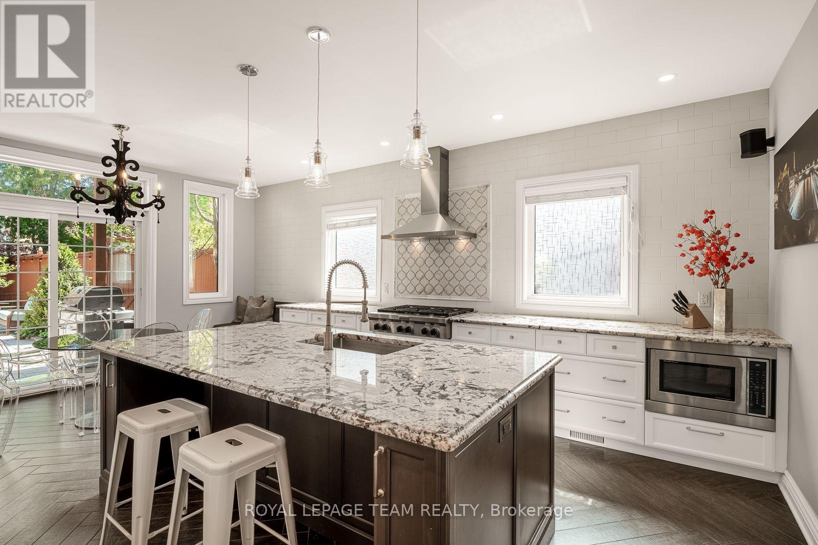 150 GUIGUES AVENUE - 12
