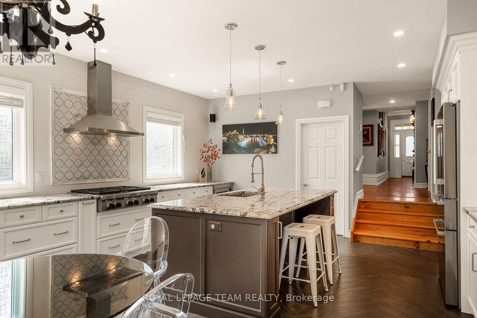 150 GUIGUES AVENUE - 19