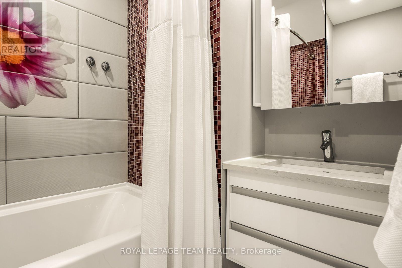 150 GUIGUES AVENUE - 24
