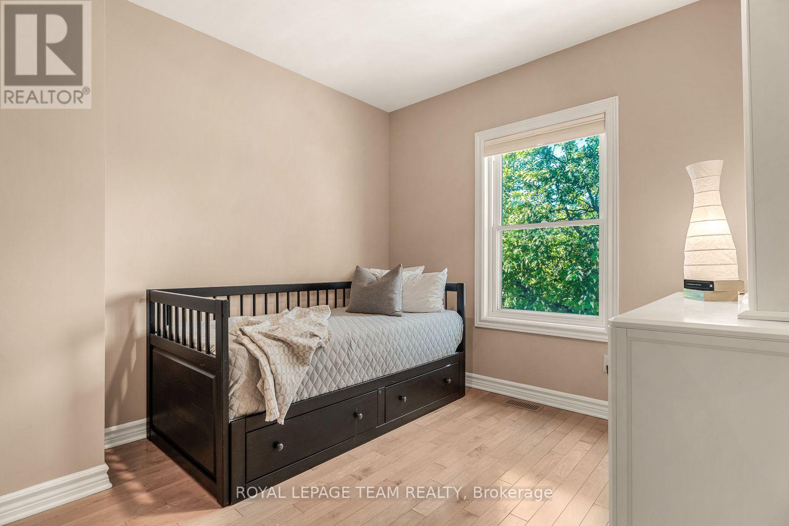 150 GUIGUES AVENUE - 25