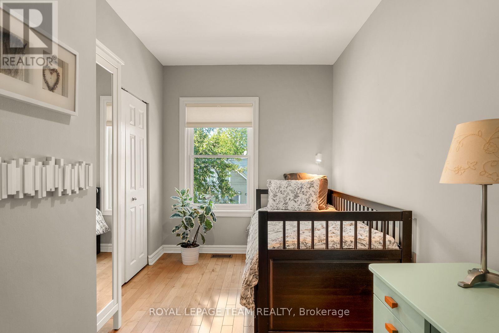 150 GUIGUES AVENUE - 27
