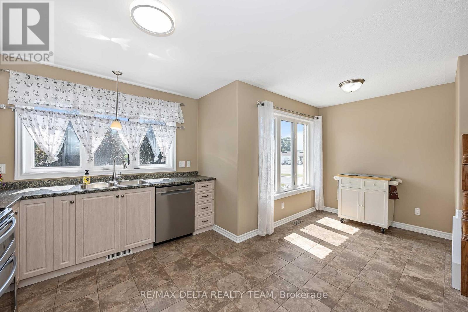412 VAN BUREN STREET - Image 19