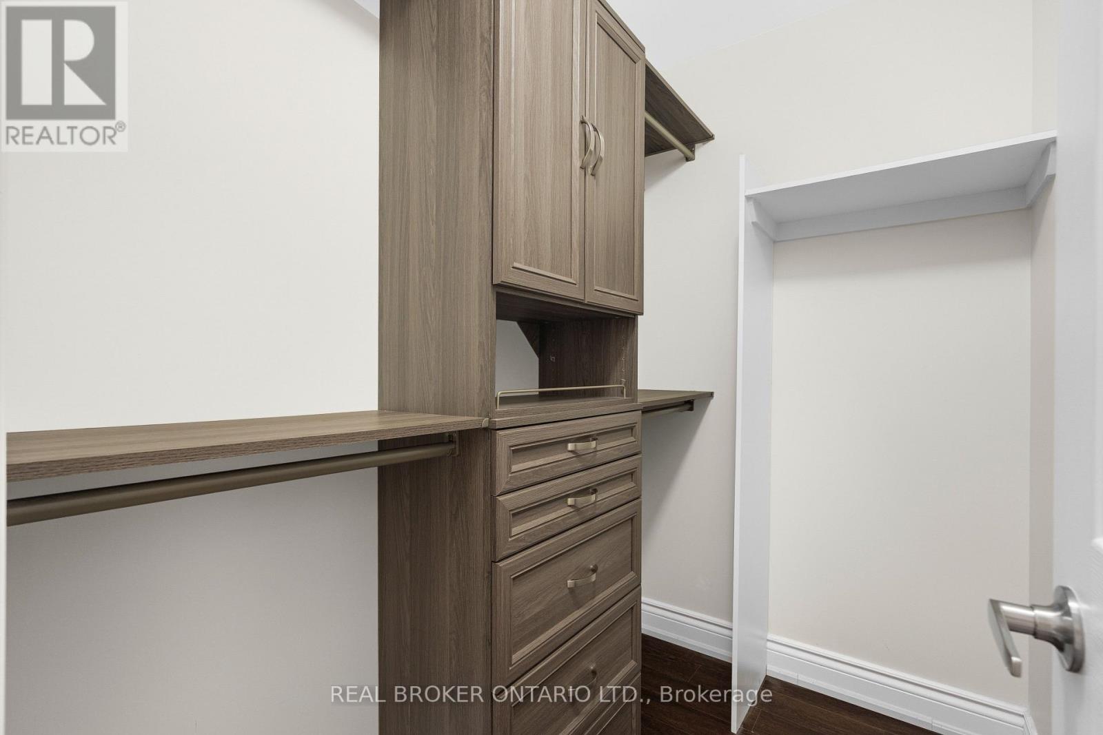15 PEEVER PLACE - 32