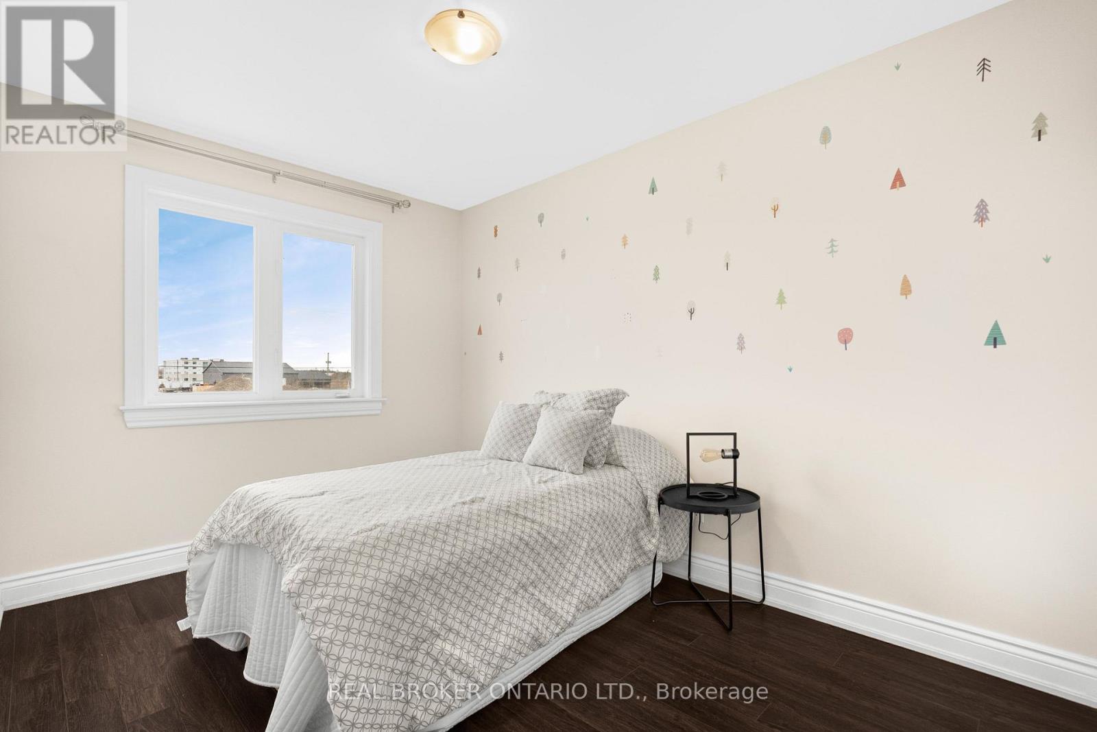 15 PEEVER PLACE - 36