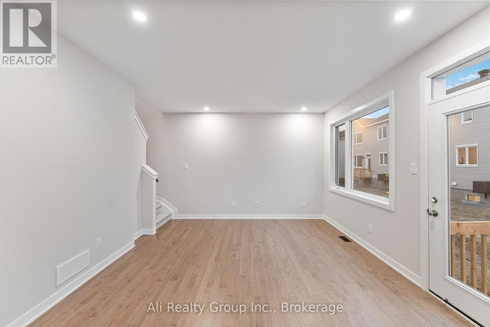 242 FALSETTO STREET, Ottawa. Luxury613. By Peter Sagos - Image 7