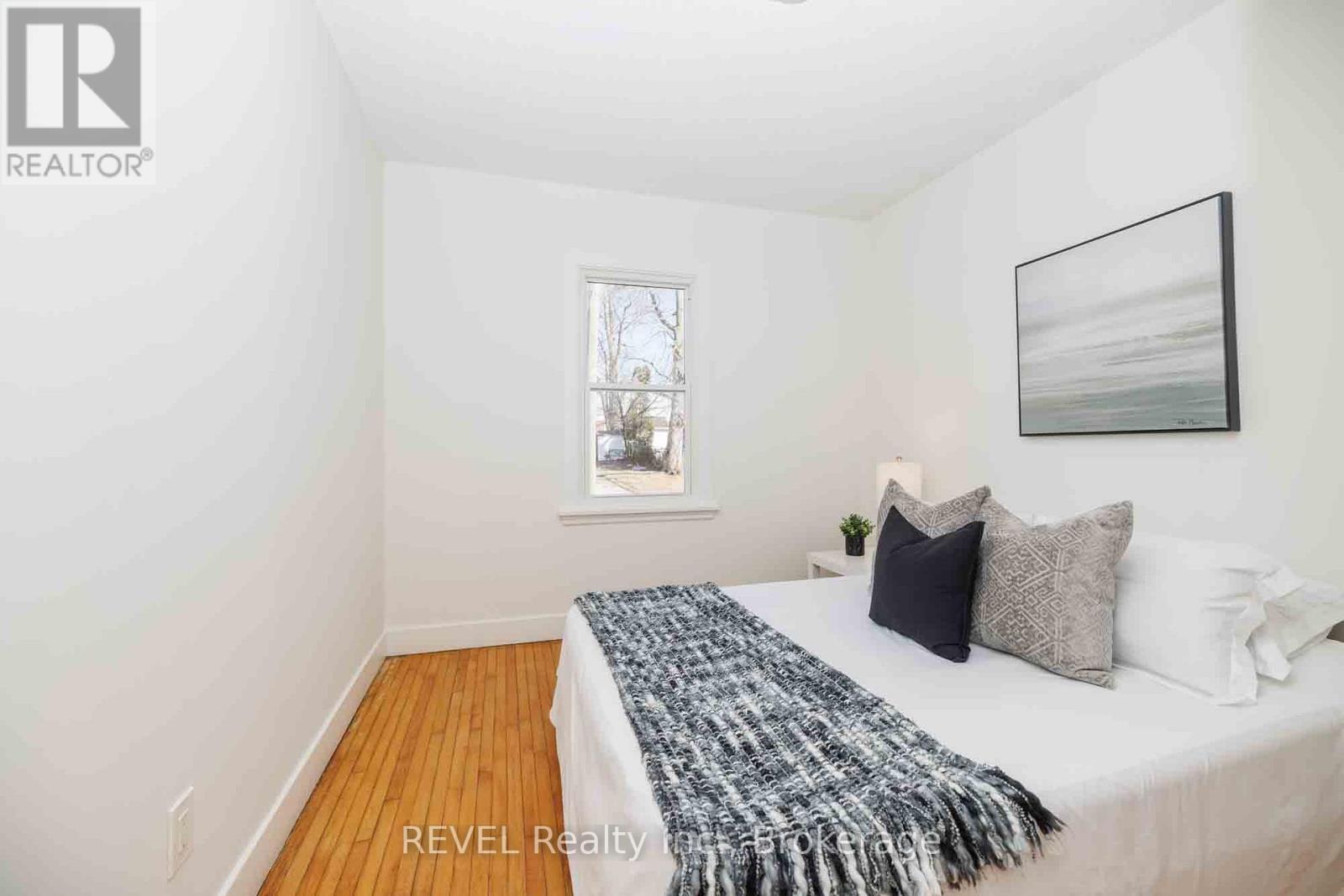 9 COLBORNE STREET - 12