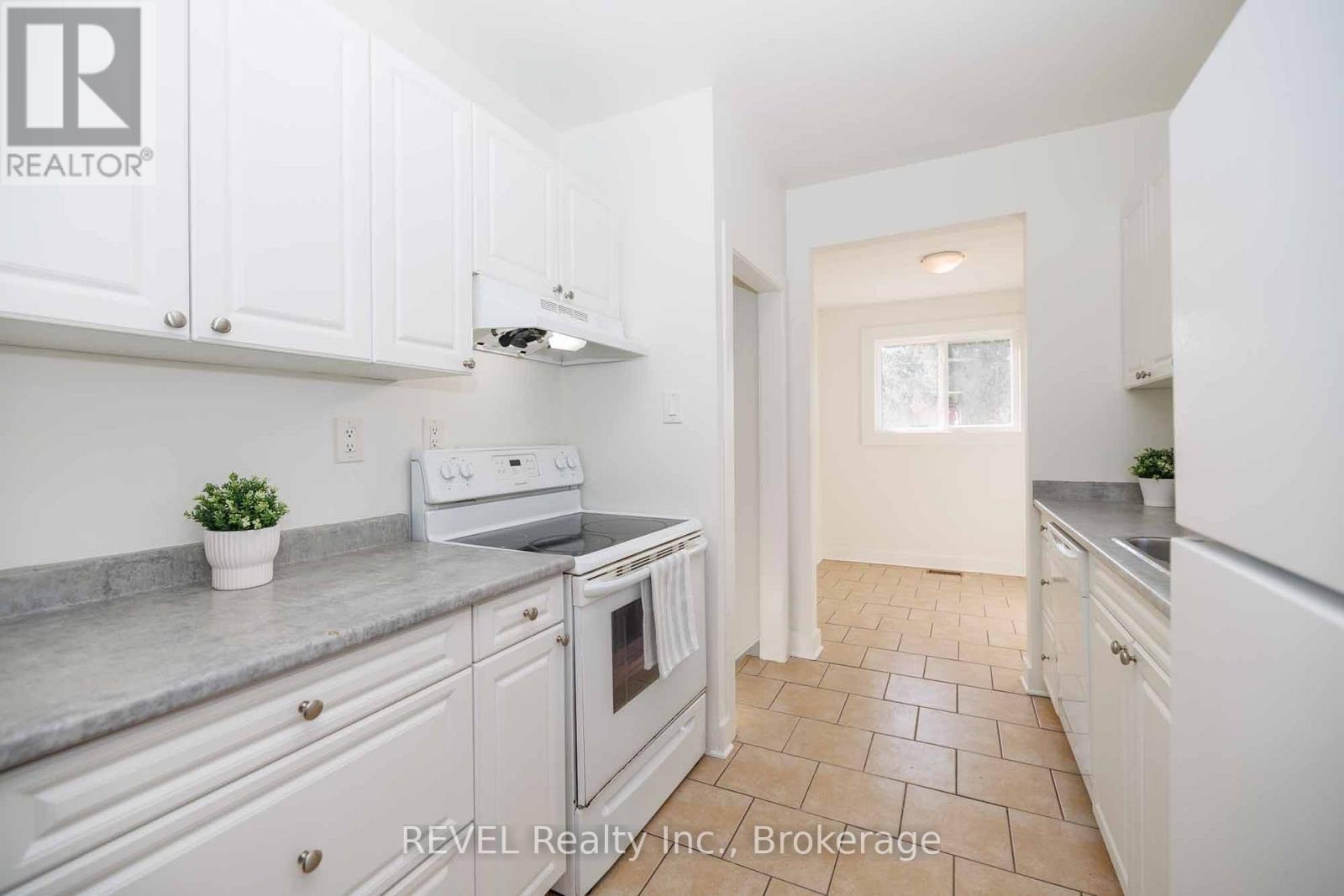 9 COLBORNE STREET - 9