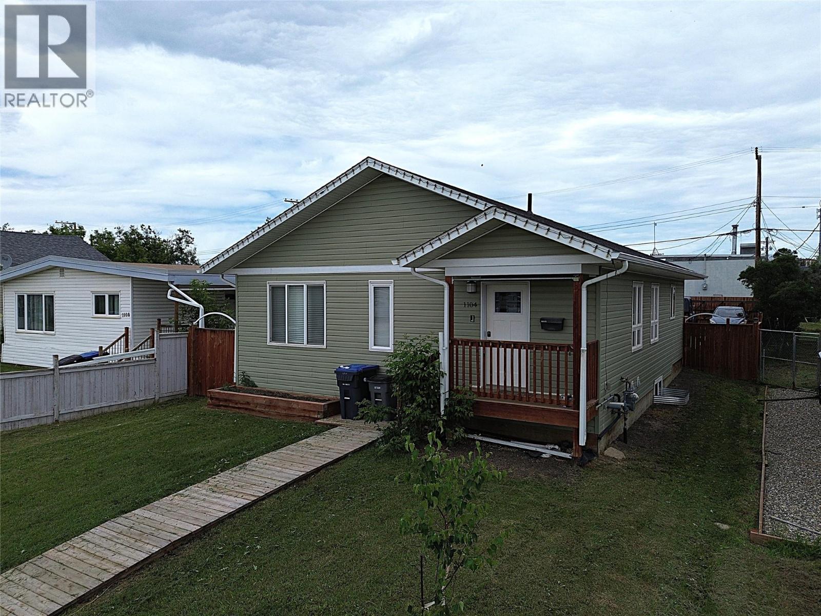 1104 104 Avenue, Dawson Creek