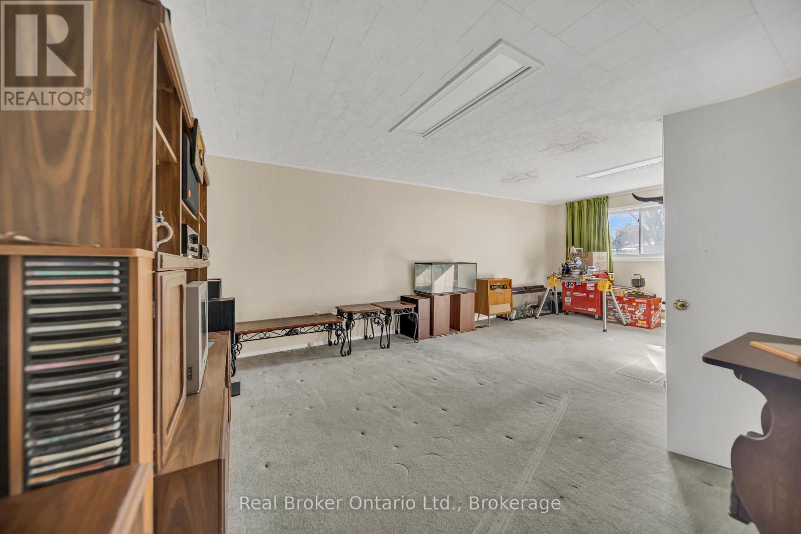 141 SAMUEL STREET - 18