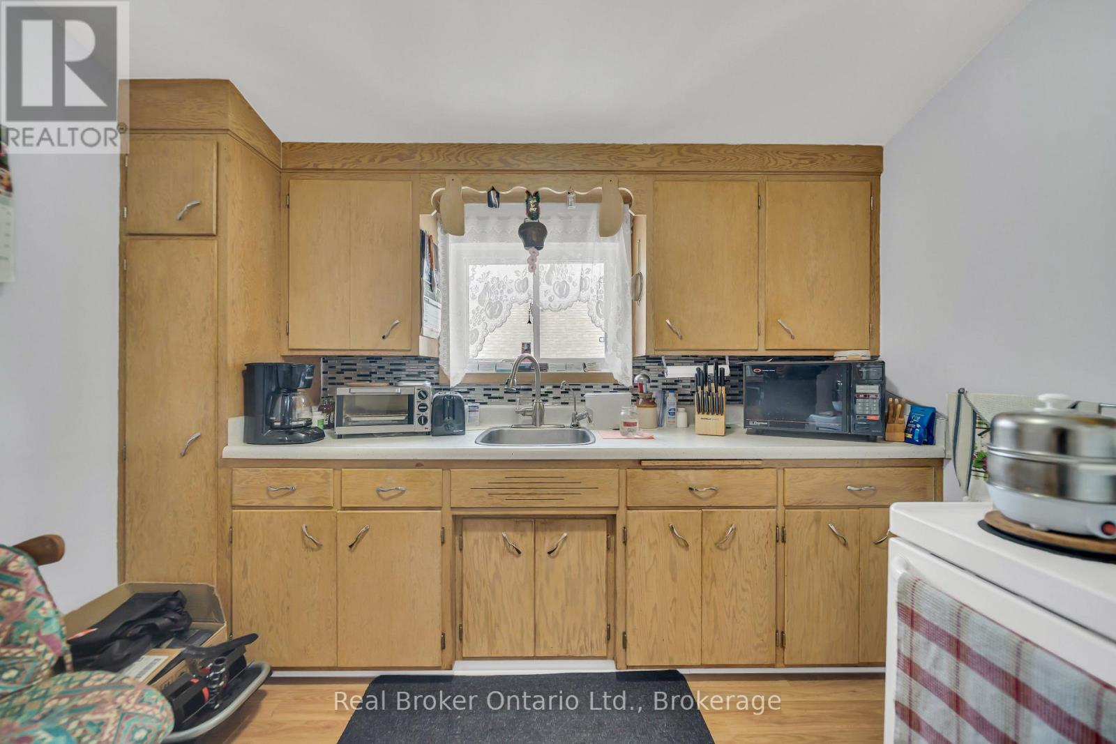 141 SAMUEL STREET - 32