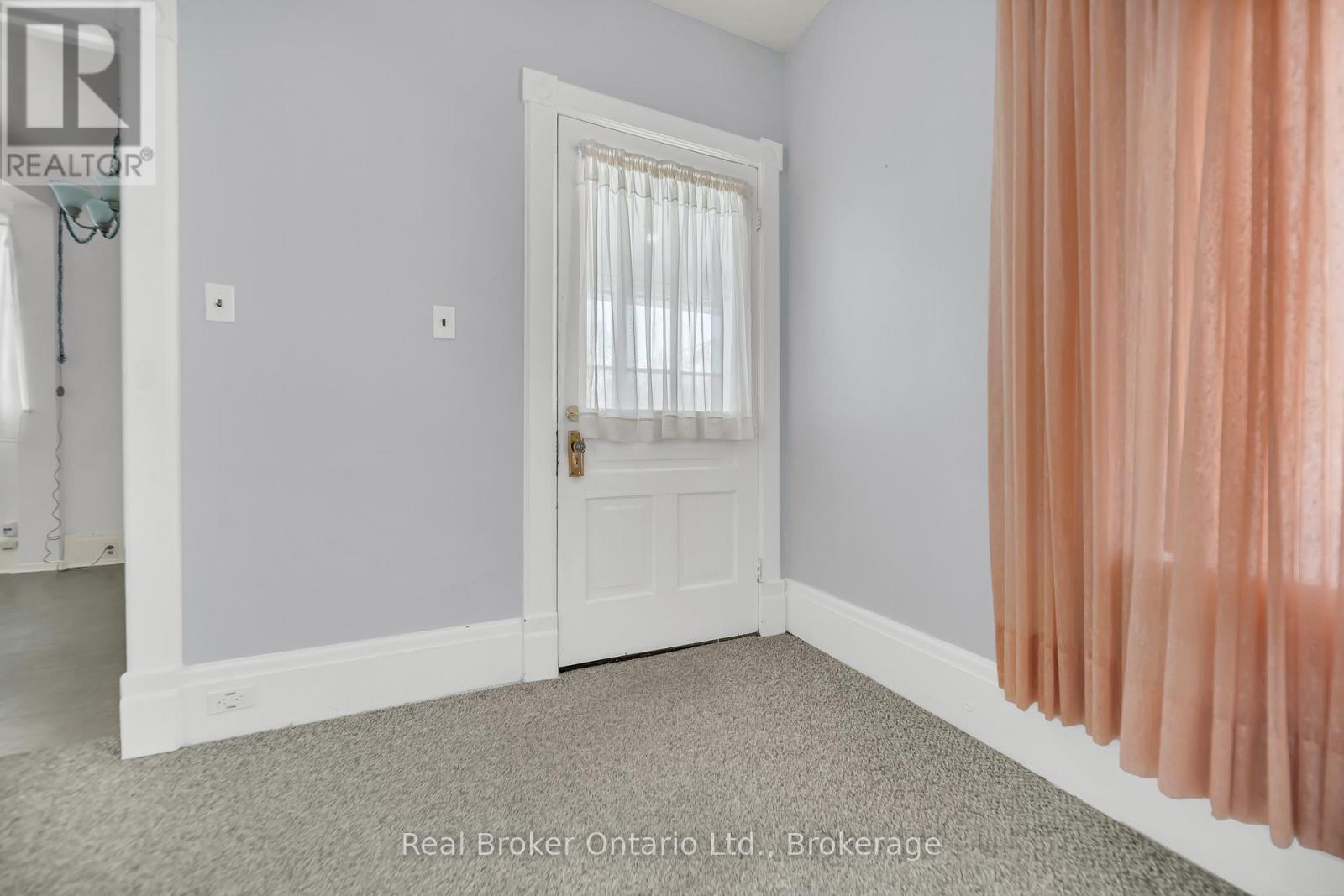 141 SAMUEL STREET - 4