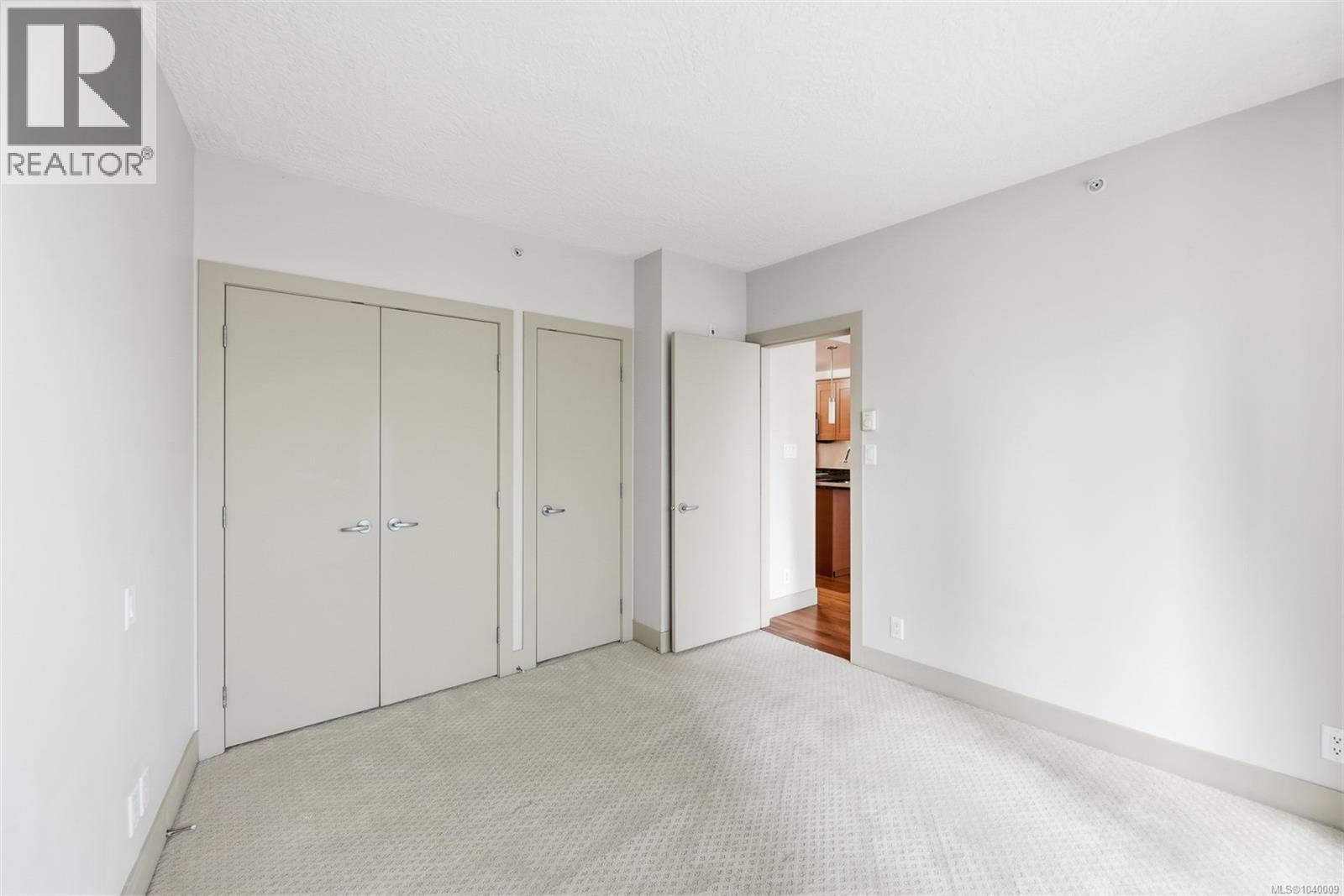 #N1003 737 Humboldt St - 12