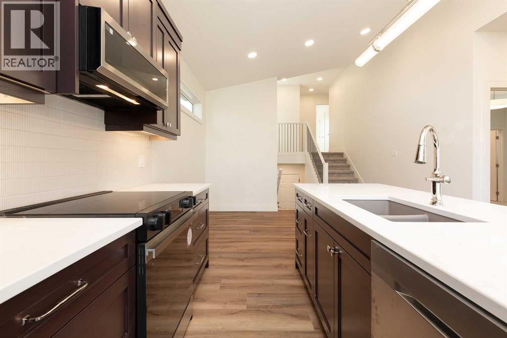 561 Malahat Green W - 8