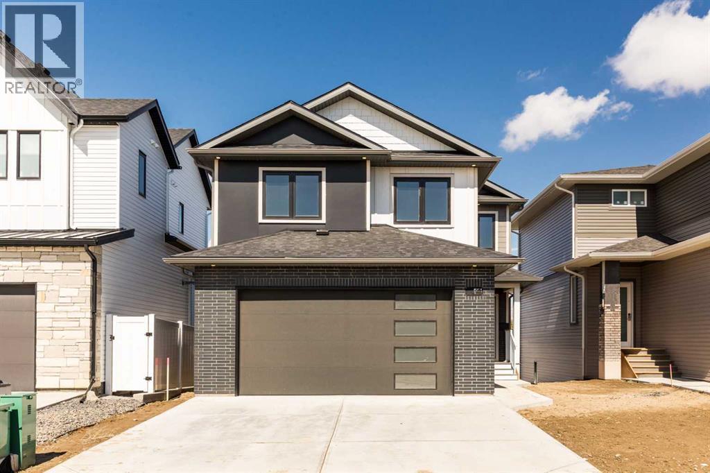 561 Malahat Green W - 1