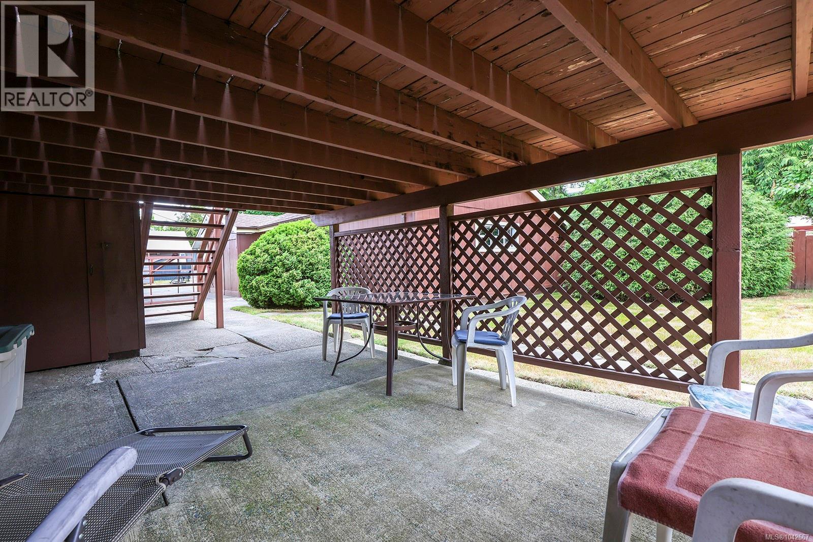 2496 Crystal Dr - 25
