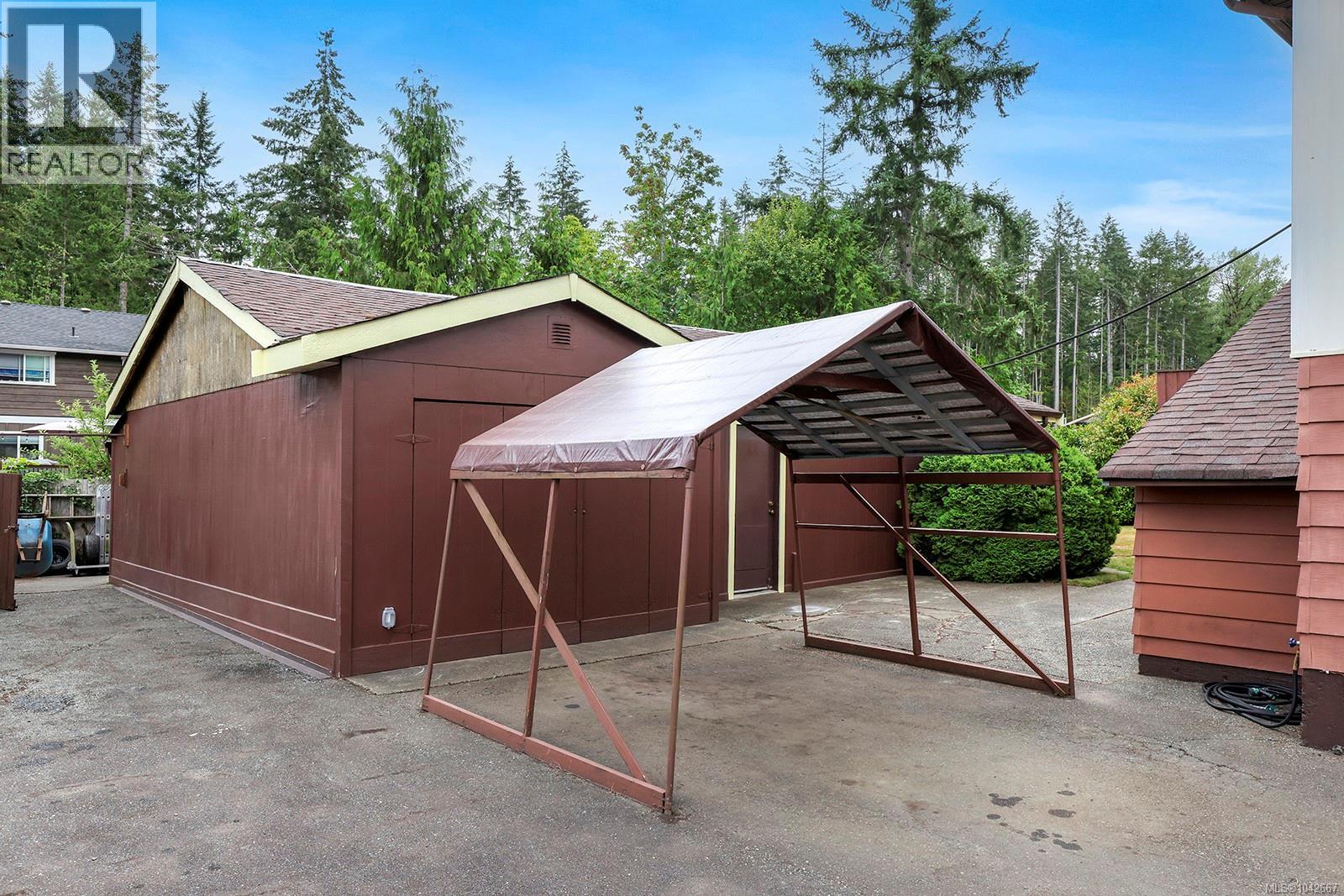 2496 Crystal Dr - 27
