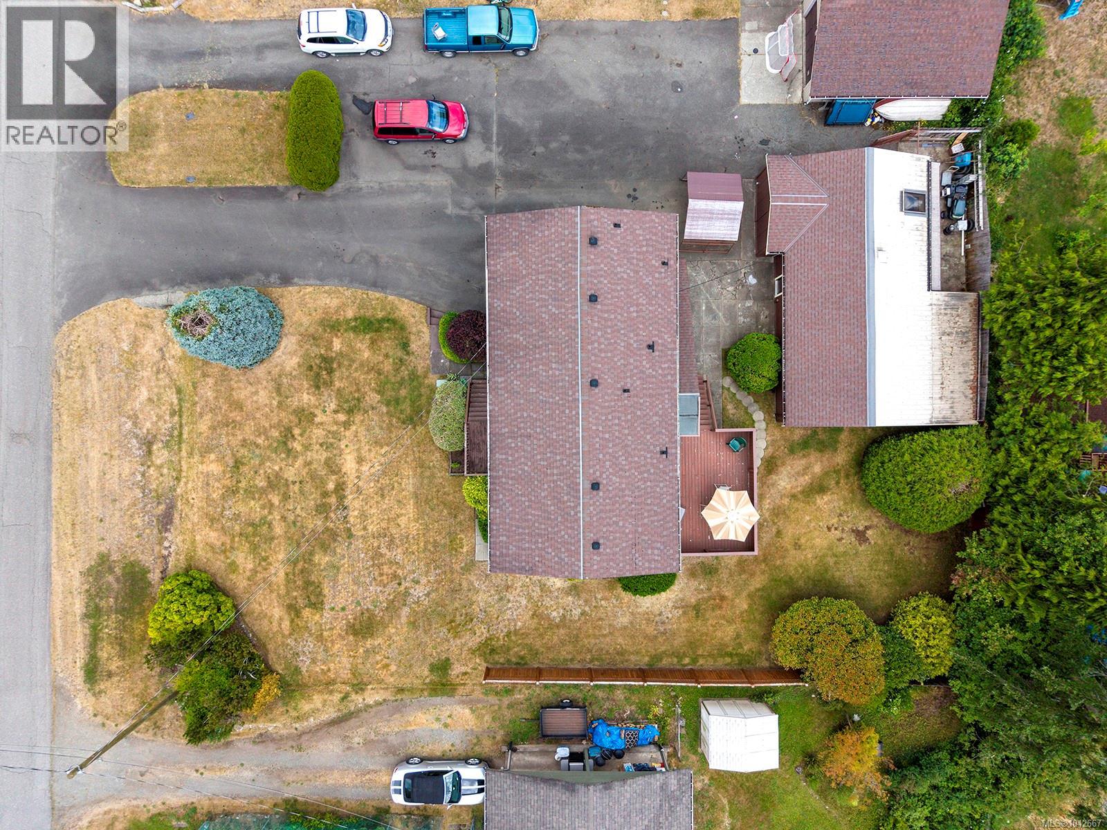 2496 Crystal Dr, Courtenay — photo 3
