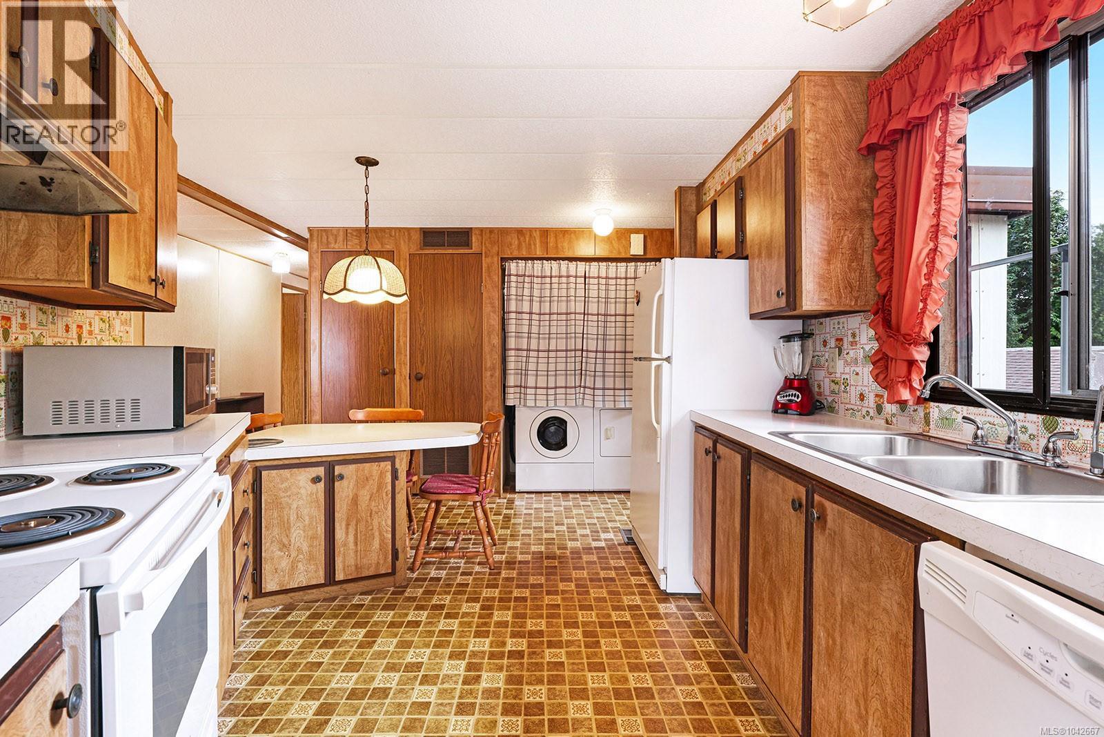 2496 Crystal Dr - 9