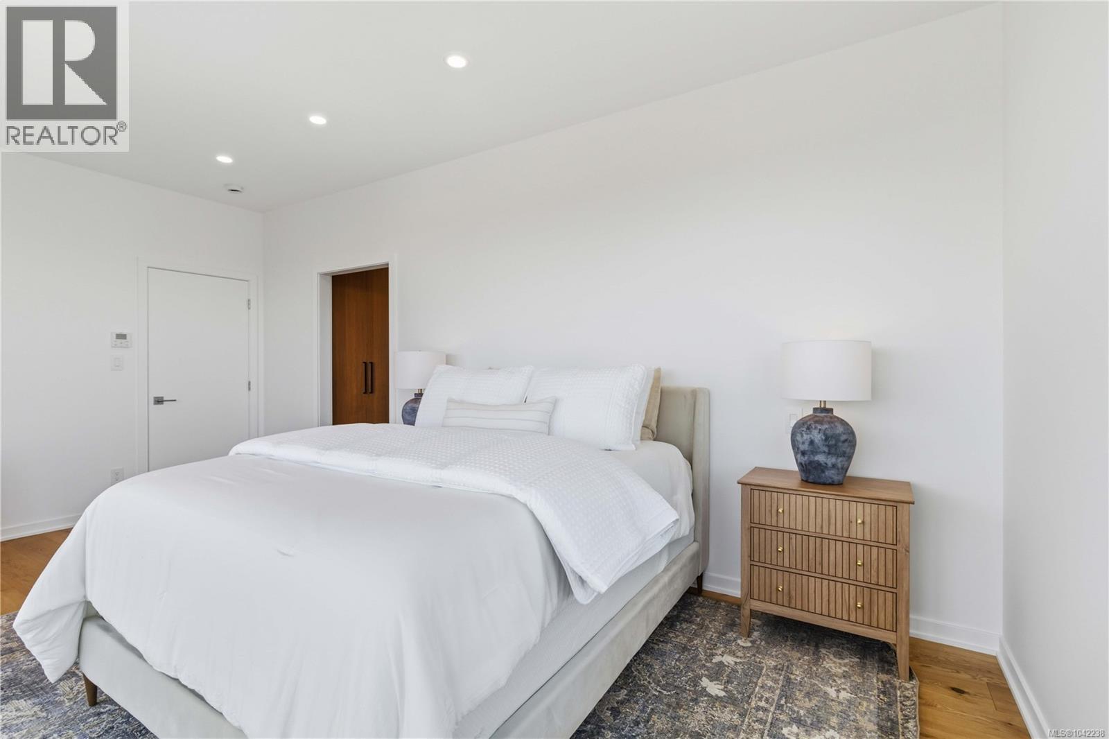 3700 Kootenay Pl - 38