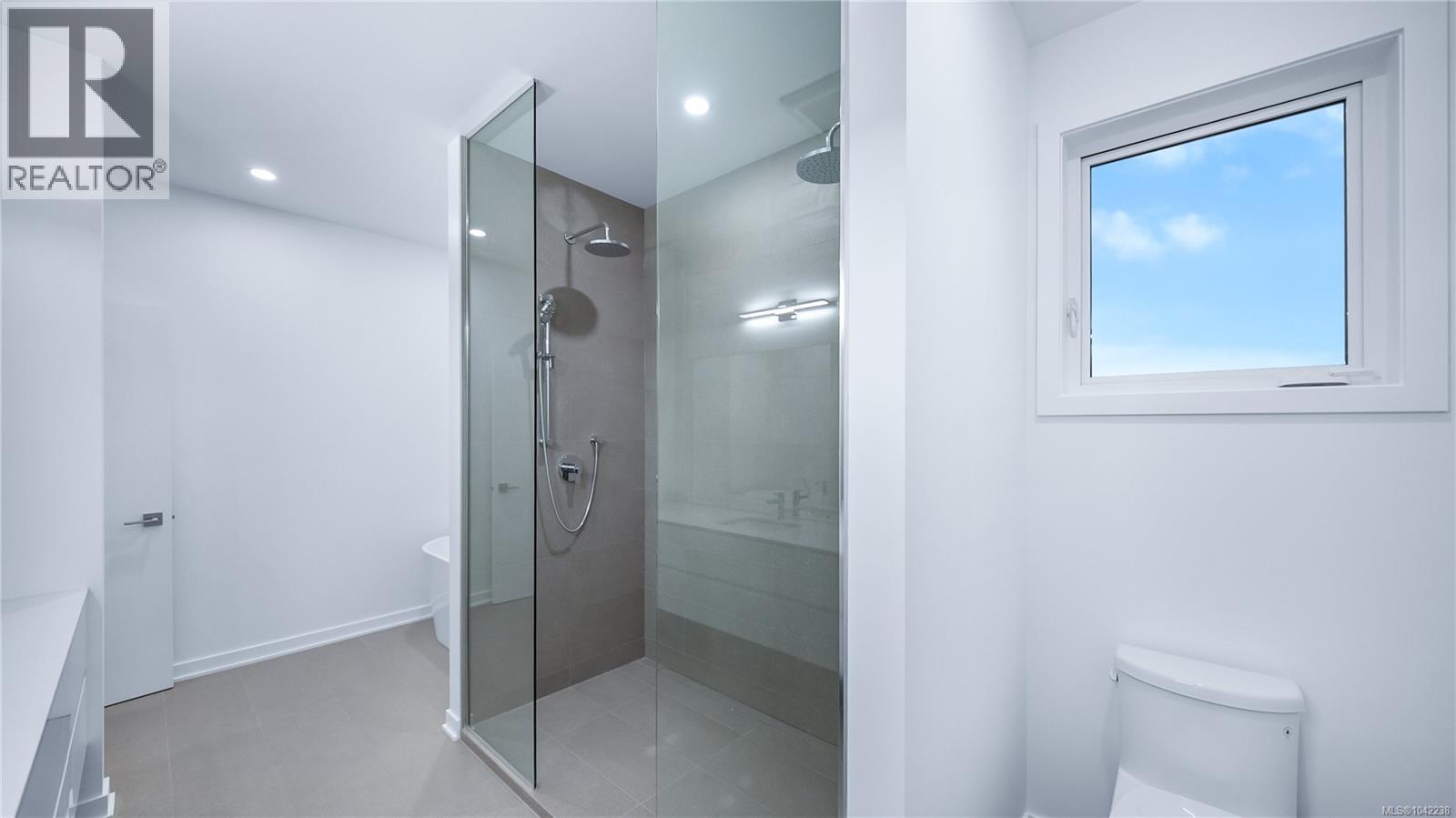 3700 Kootenay Pl - 46