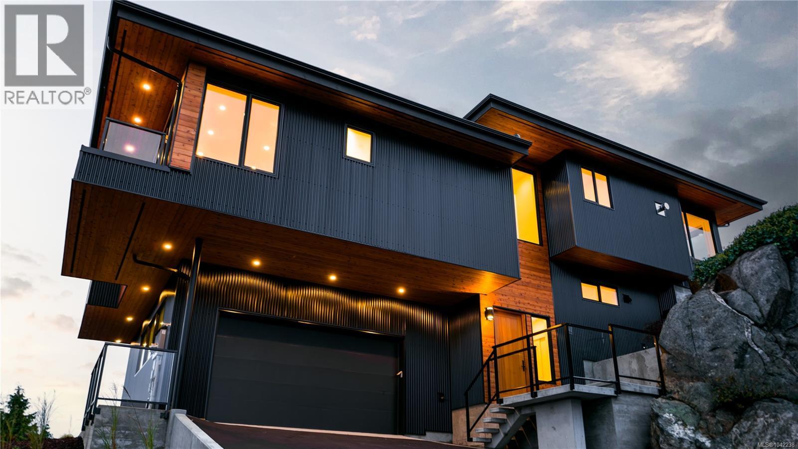 3700 Kootenay Pl - 5