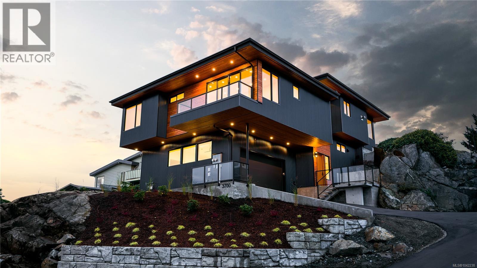 3700 Kootenay Pl - 81